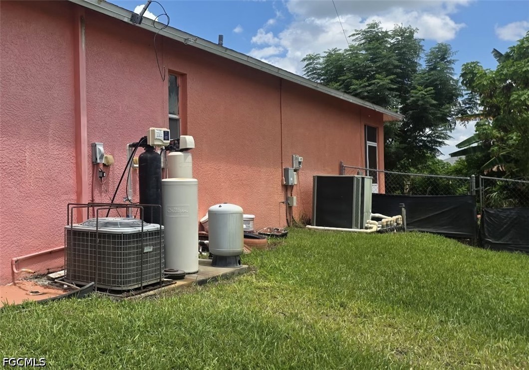 3 Bed Pool Home for Sale in Lehigh Acres, photo 4