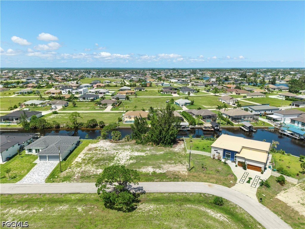 Waterfront Home for Sale in Cape Coral, photo 4