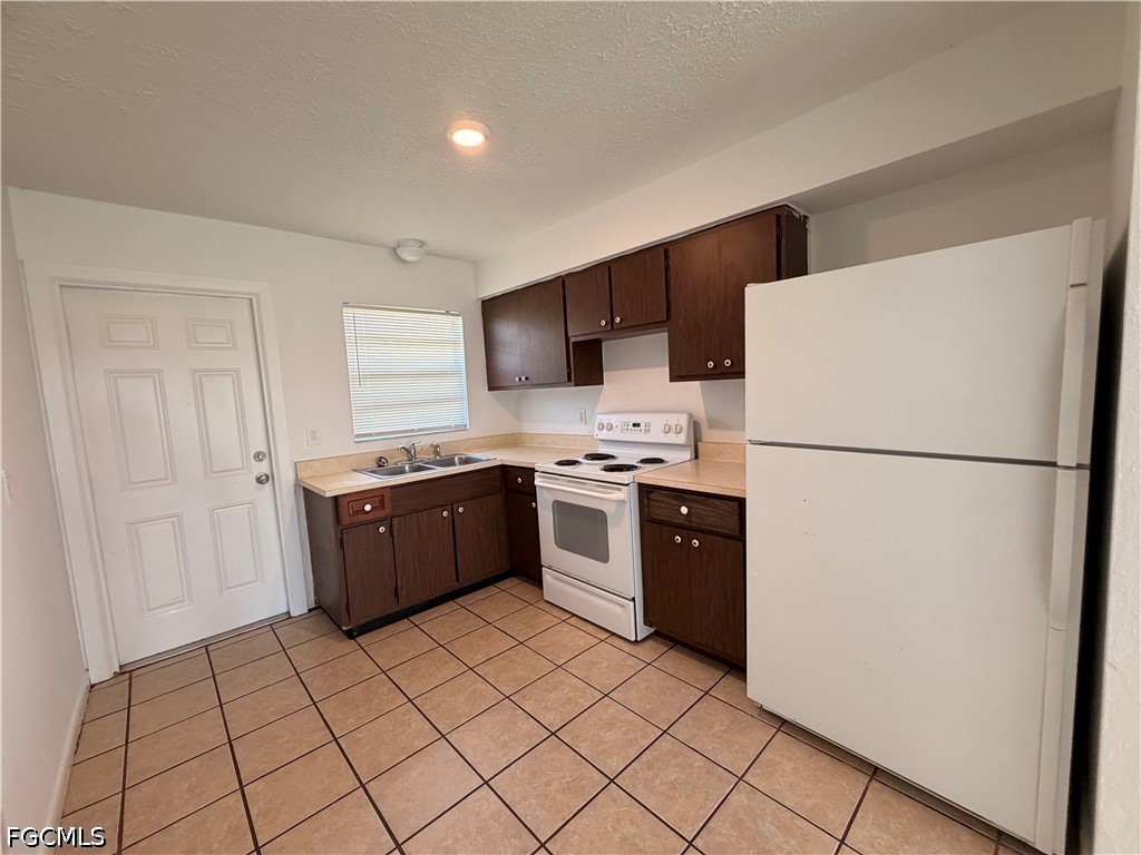 2 Bed Duplex for Sale in Lehigh Acres, photo 4