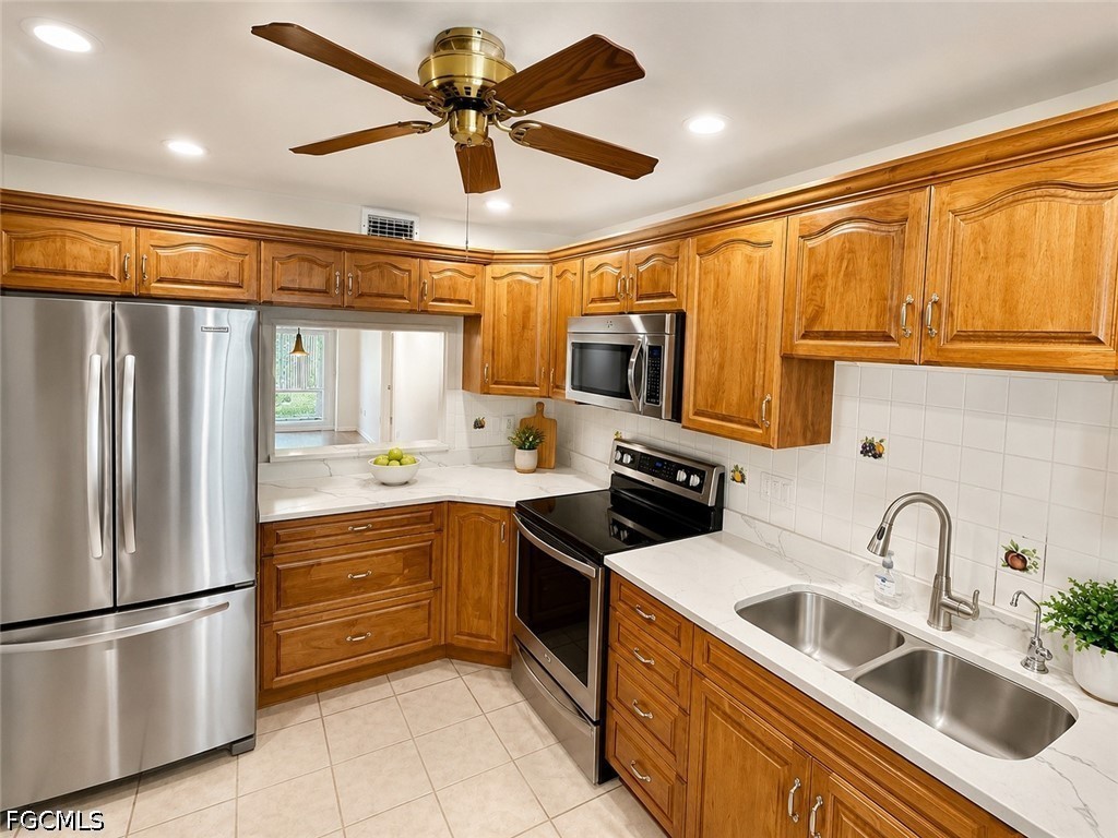 2 Bed Condominium for Sale in Fort Myers, photo 4
