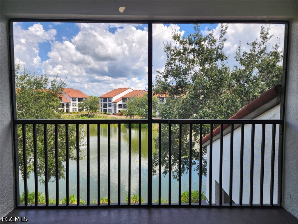 2 Bed Waterfront Home for Sale in Naples, photo 4