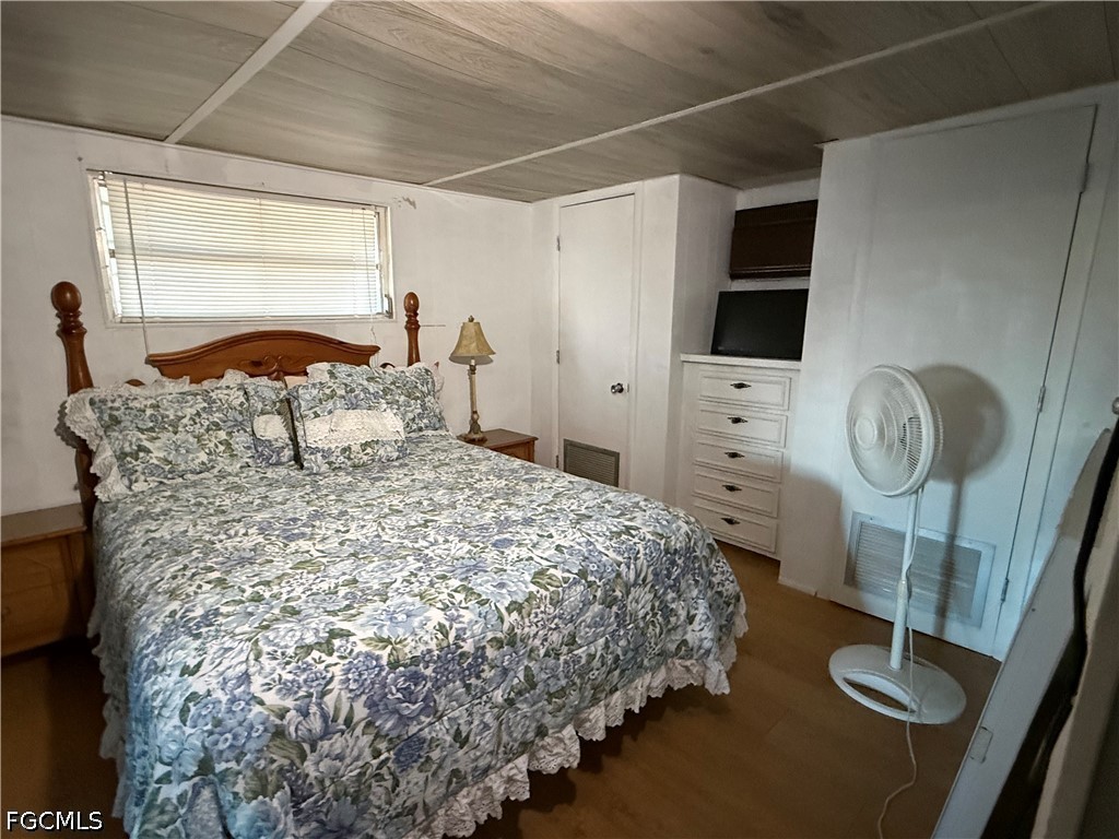 2 Bed ManufacturedHome for Sale in Mobile Manor, photo 4