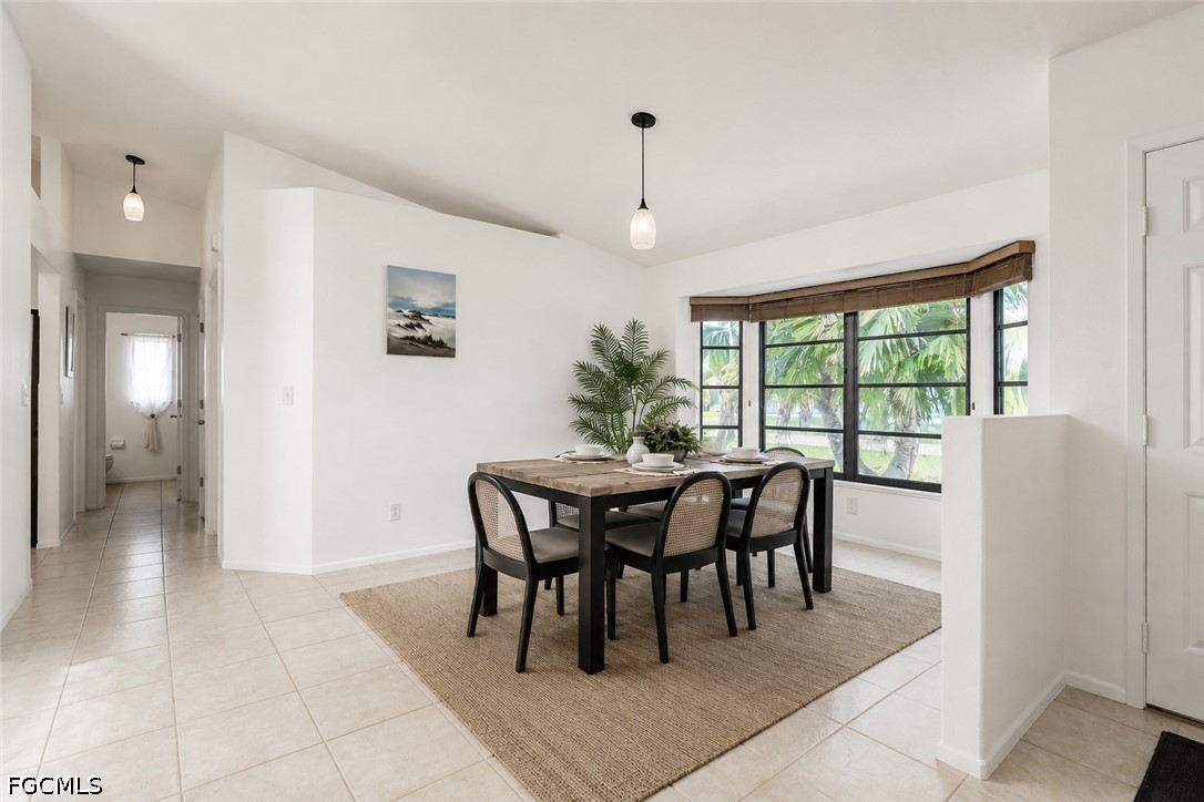 3 Bed Pool Home for Sale in Cape Coral, photo 4