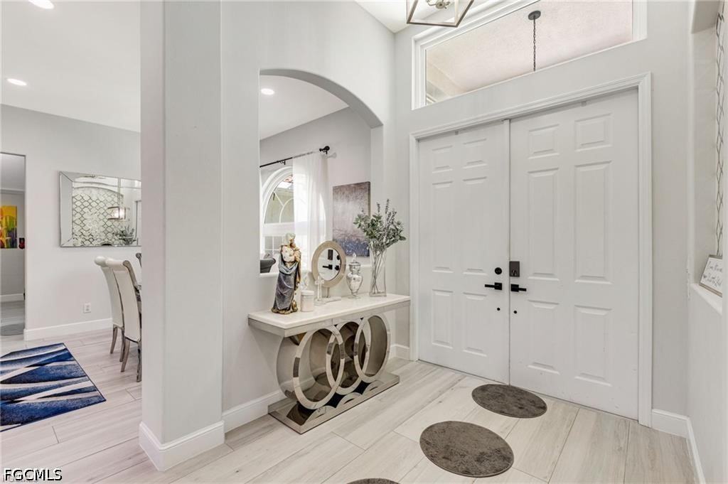 3 Bed Pool Home for Sale in Naples, photo 4