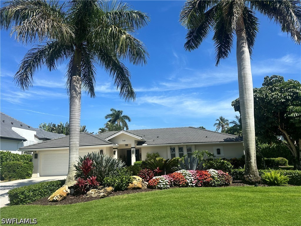 4 Bed Pool Home for Sale in Park Shore, photo 4