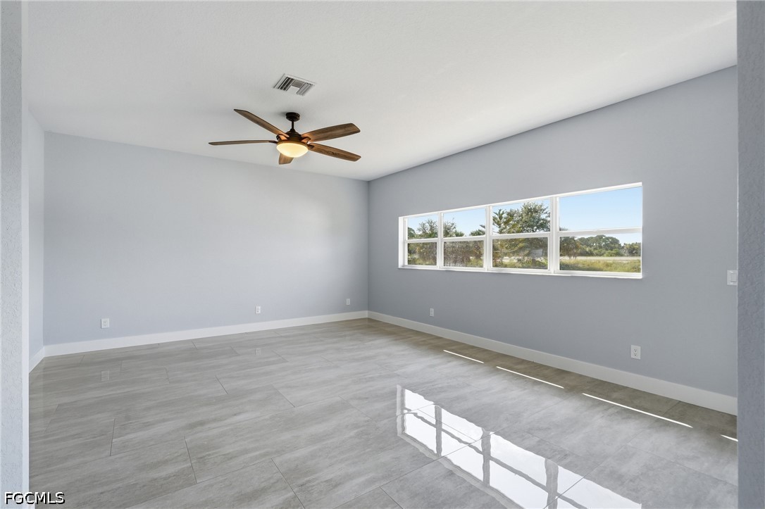 3 Bed SingleFamilyResidence for Sale in Port Labelle, photo 4