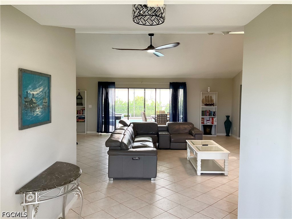 3 Bed Pool Home for Sale in Cape Coral, photo 4