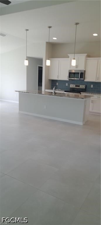 3 Bed SingleFamilyResidence for Sale in Cape Coral, photo 4