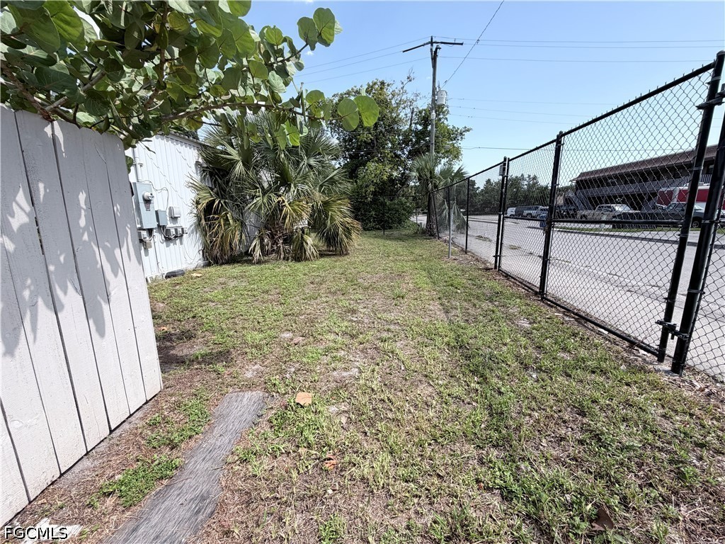 Office for Sale in Fort Myers, photo 4