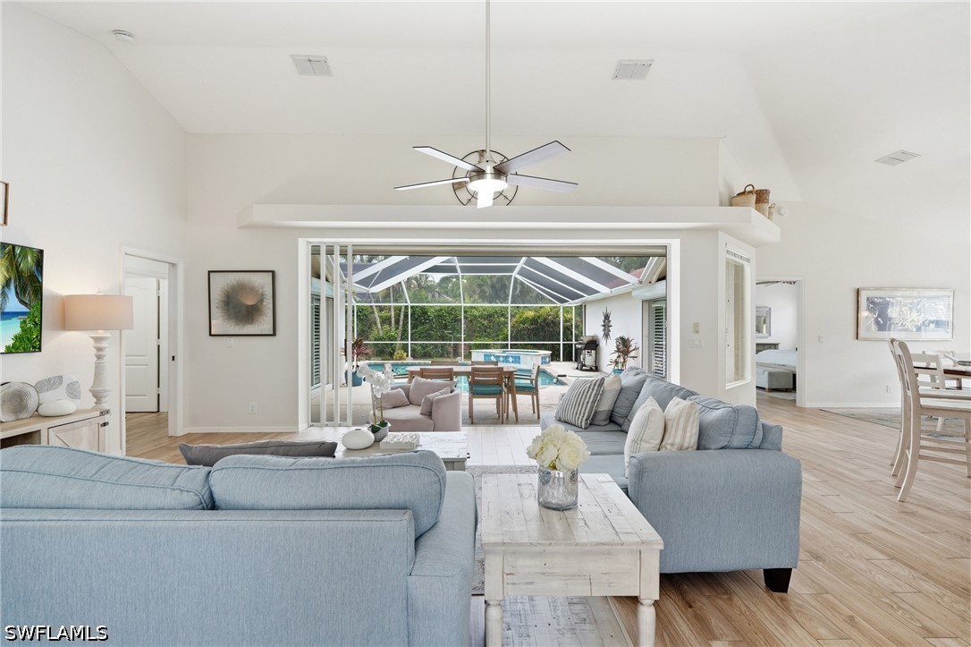 4 Bed Pool Home for Sale in Briarwood, photo 4