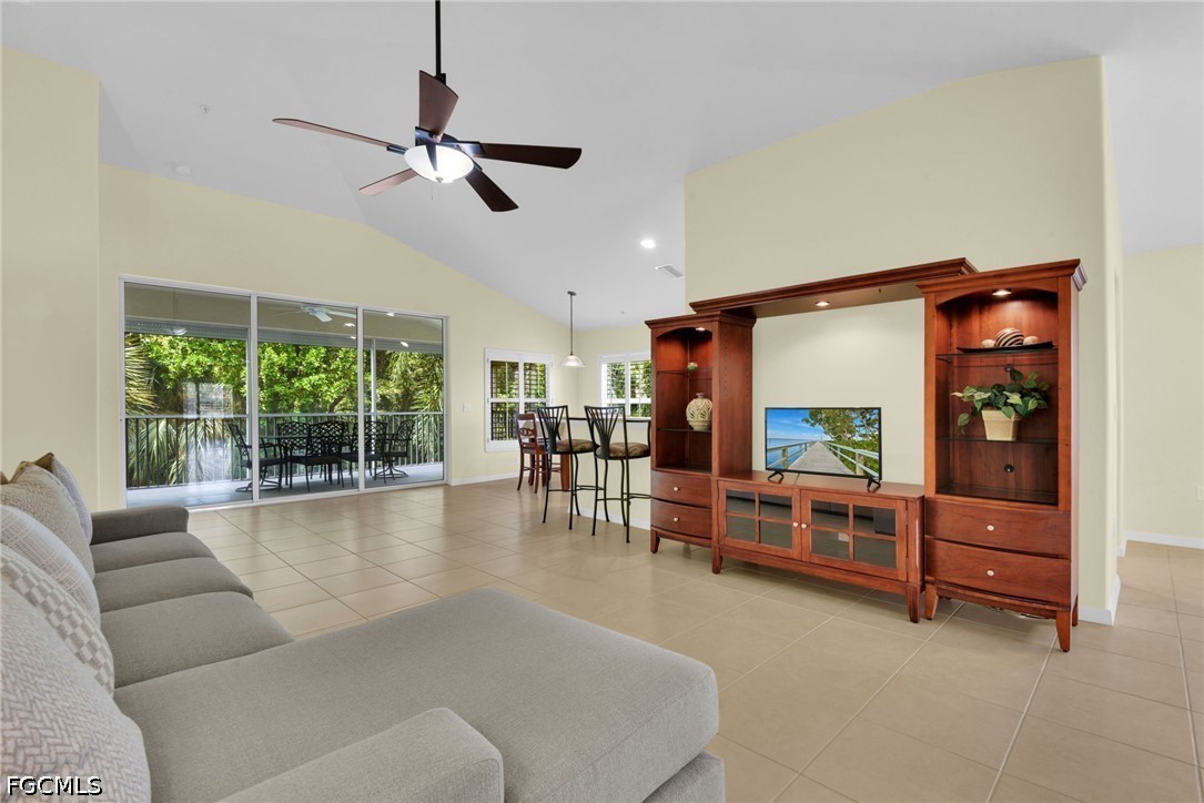 2 Bed Condominium for Sale in Whispering Palms, photo 4