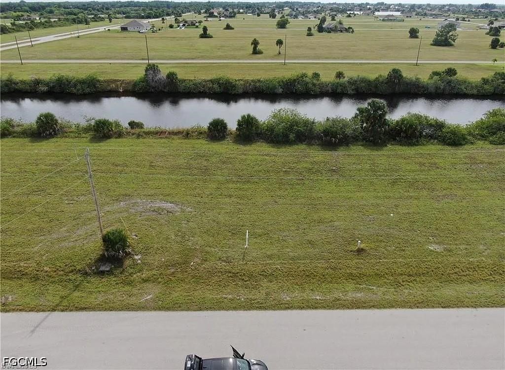 Waterfront Home for Sale in Cape Coral, photo 4