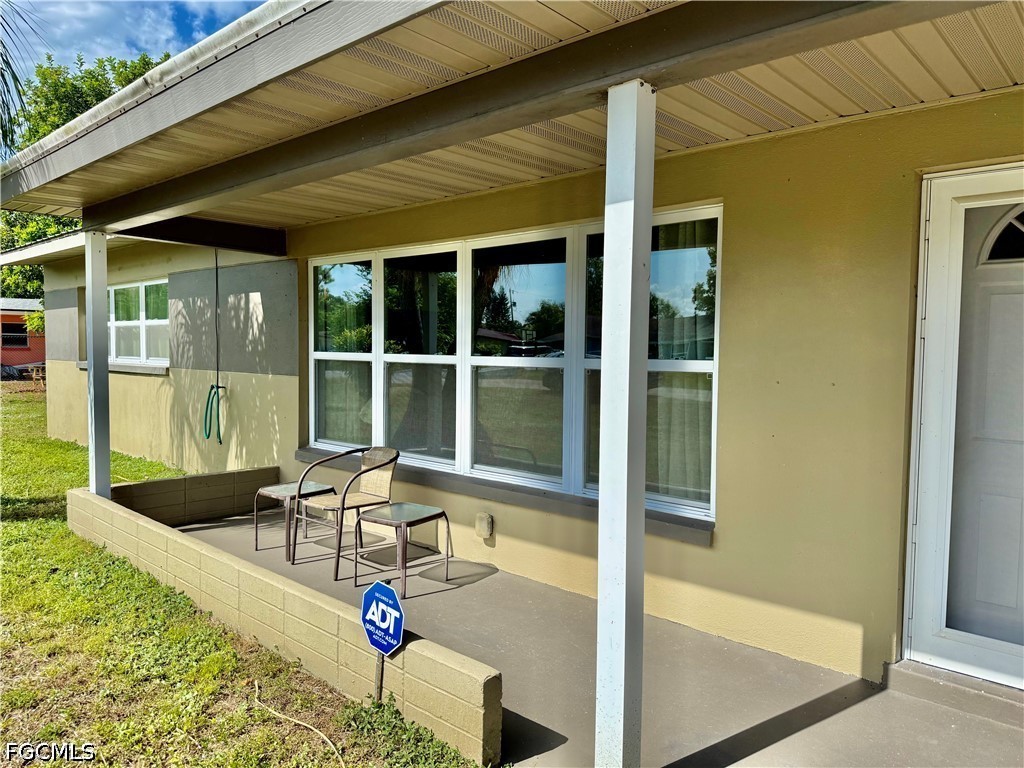 2 Bed SingleFamilyResidence for Sale in Lehigh Acres, photo 4