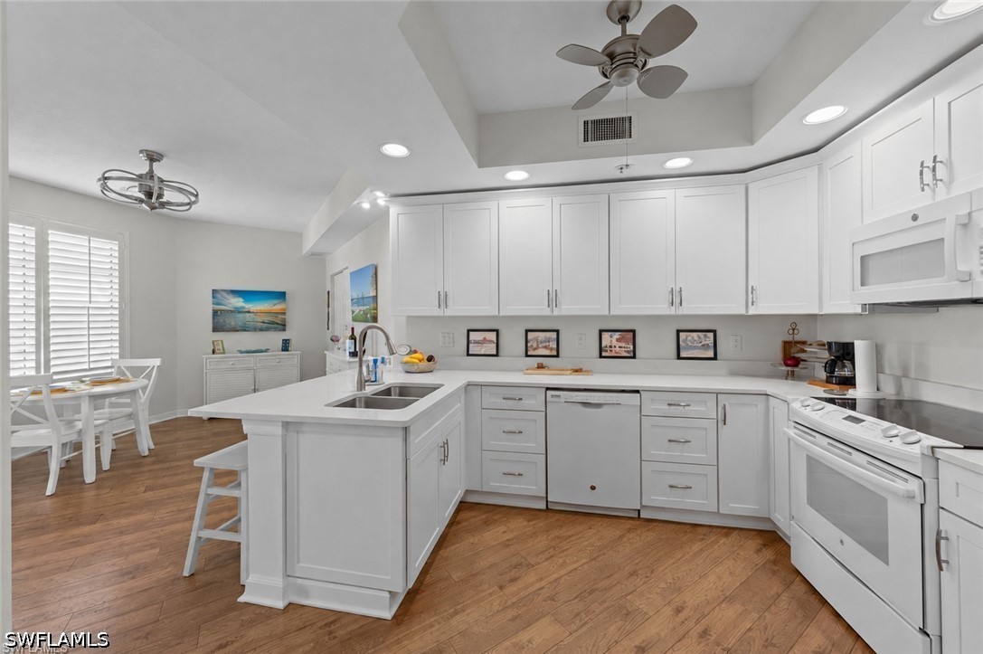 2 Bed Waterfront Home for Sale in Naples, photo 4