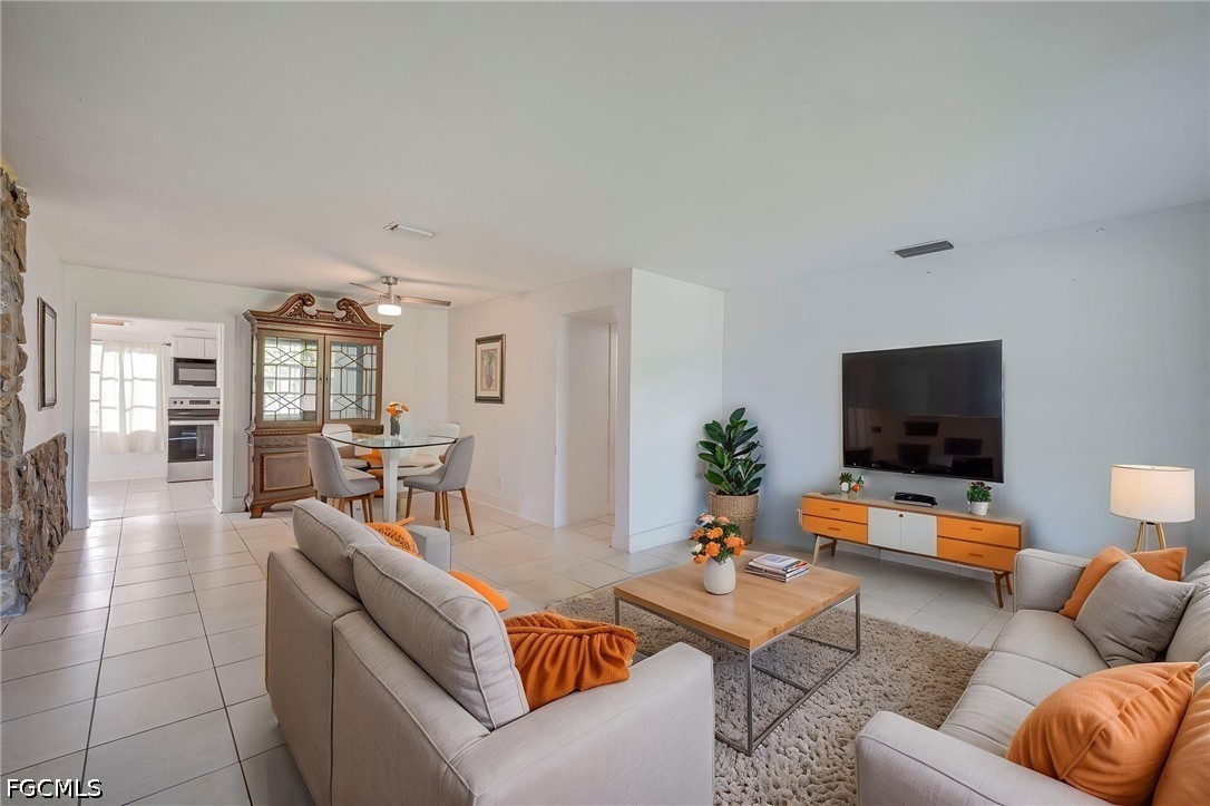 3 Bed SingleFamilyResidence for Sale in Travis Subd, photo 4