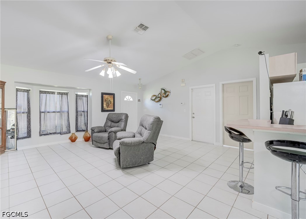 3 Bed SingleFamilyResidence for Sale in Lehigh Acres, photo 4