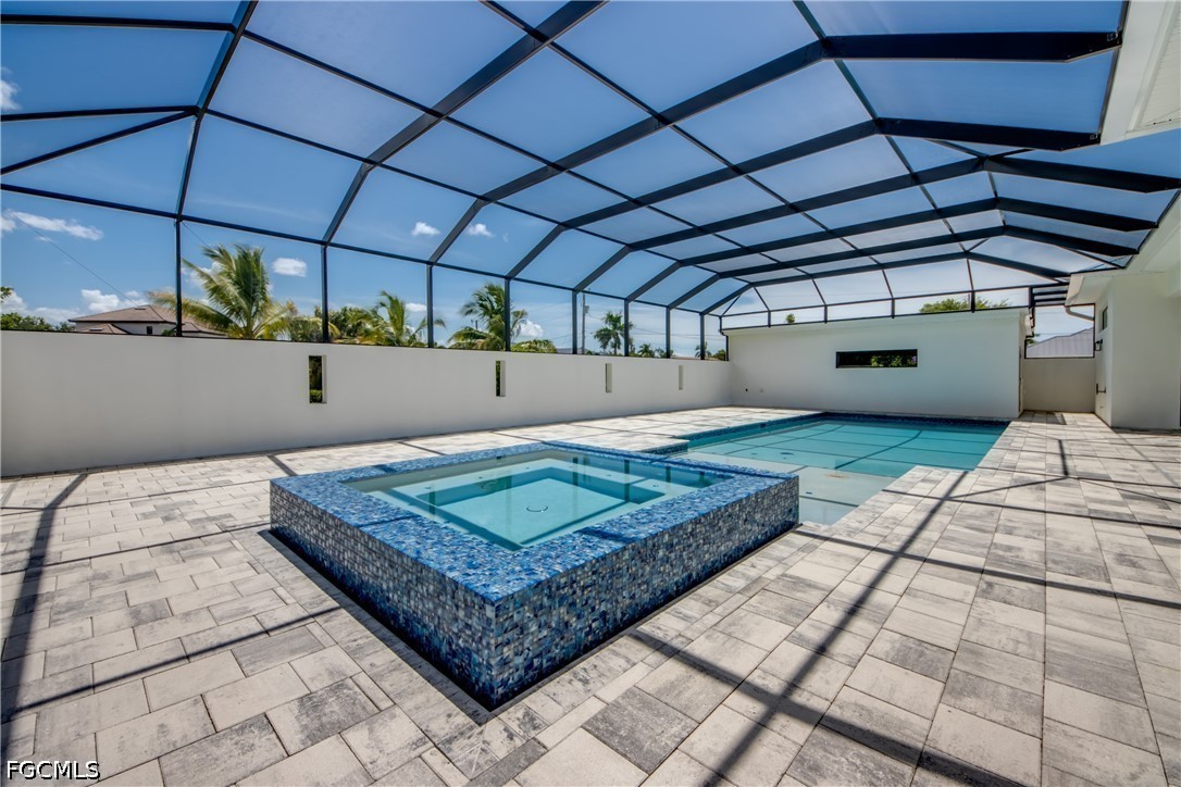 6 Bed Pool Home for Sale in Cape Coral, photo 4