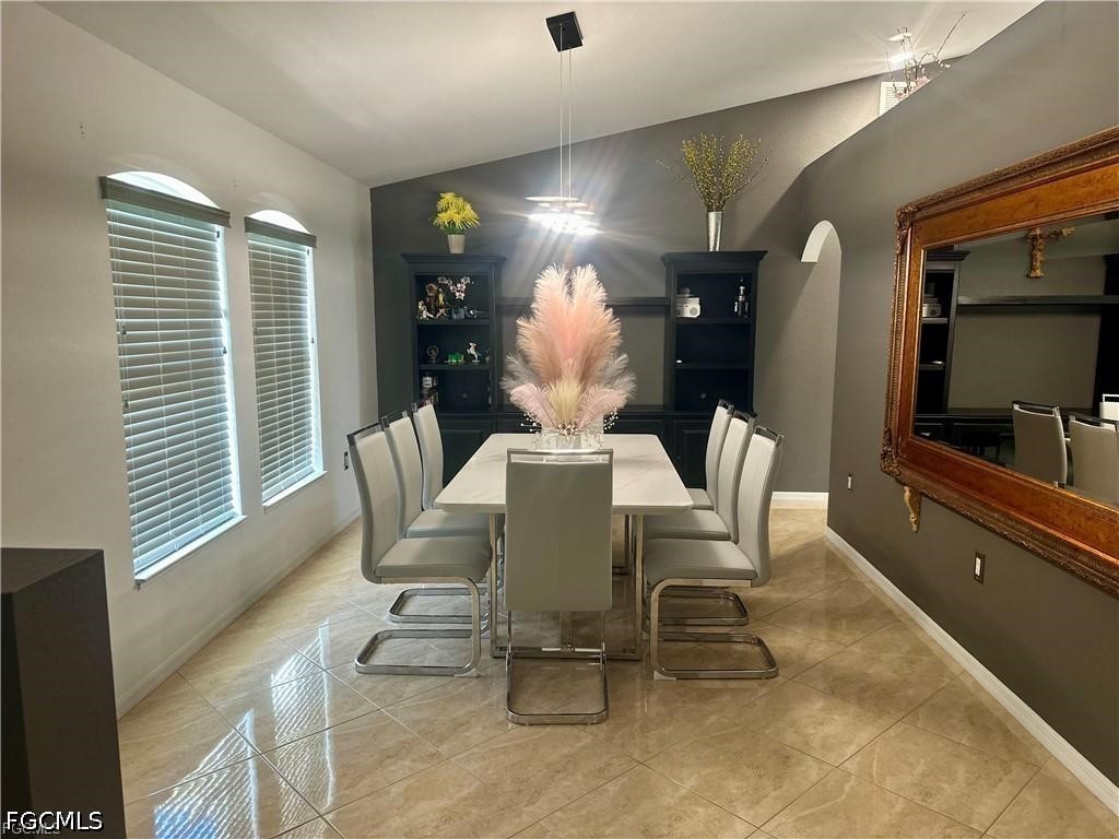 3 Bed Waterfront Home for Sale in Cape Coral, photo 4