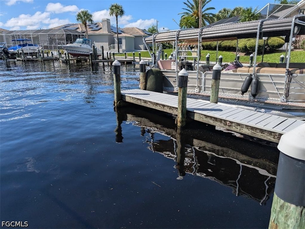 2 Bed Waterfront Home for Sale in North Fort Myers, photo 4