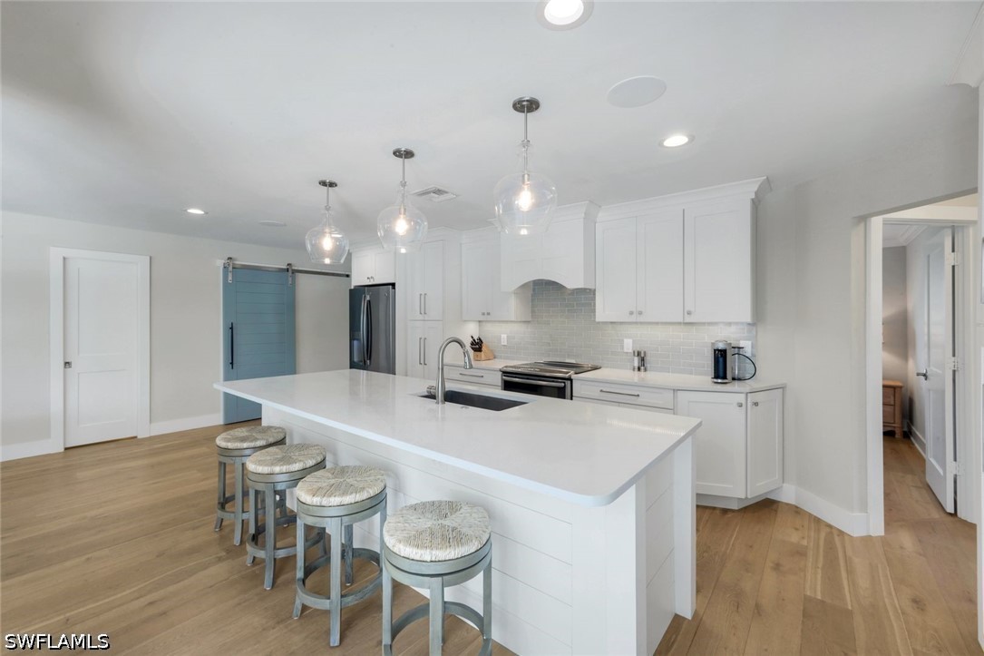 3 Bed Pool Home for Sale in Marco Beach, photo 4