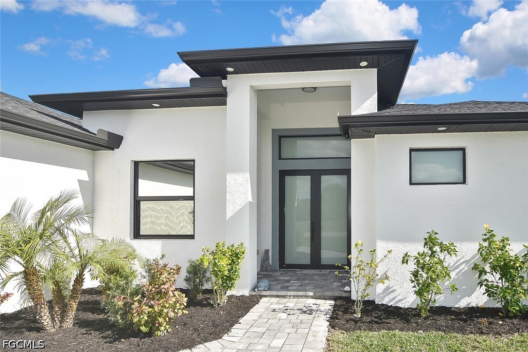 3 Bed Pool Home for Sale in Cape Coral, photo 4
