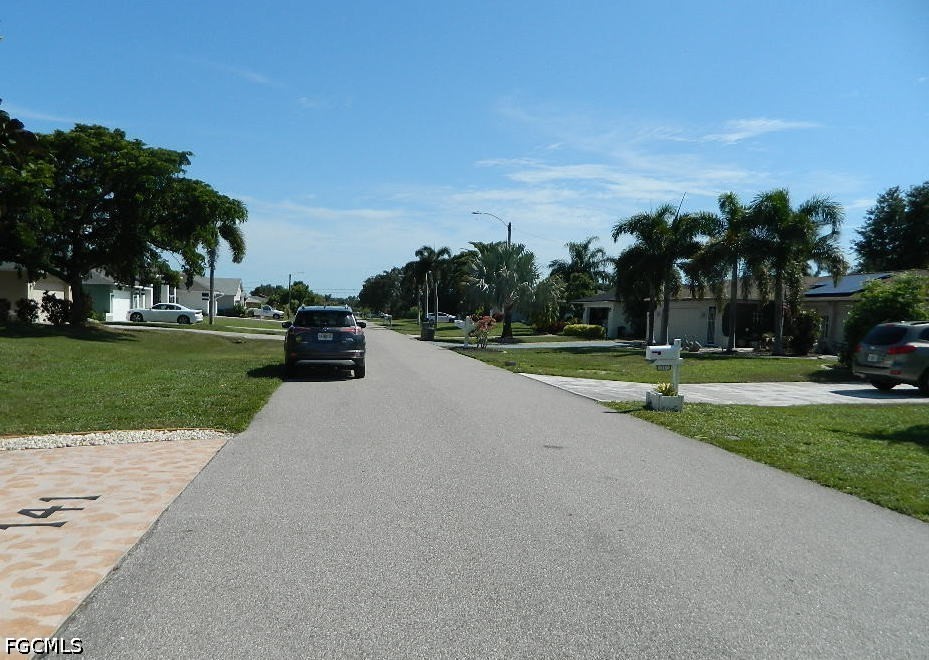 3 Bed SingleFamilyResidence for Sale in Cape Coral, photo 4