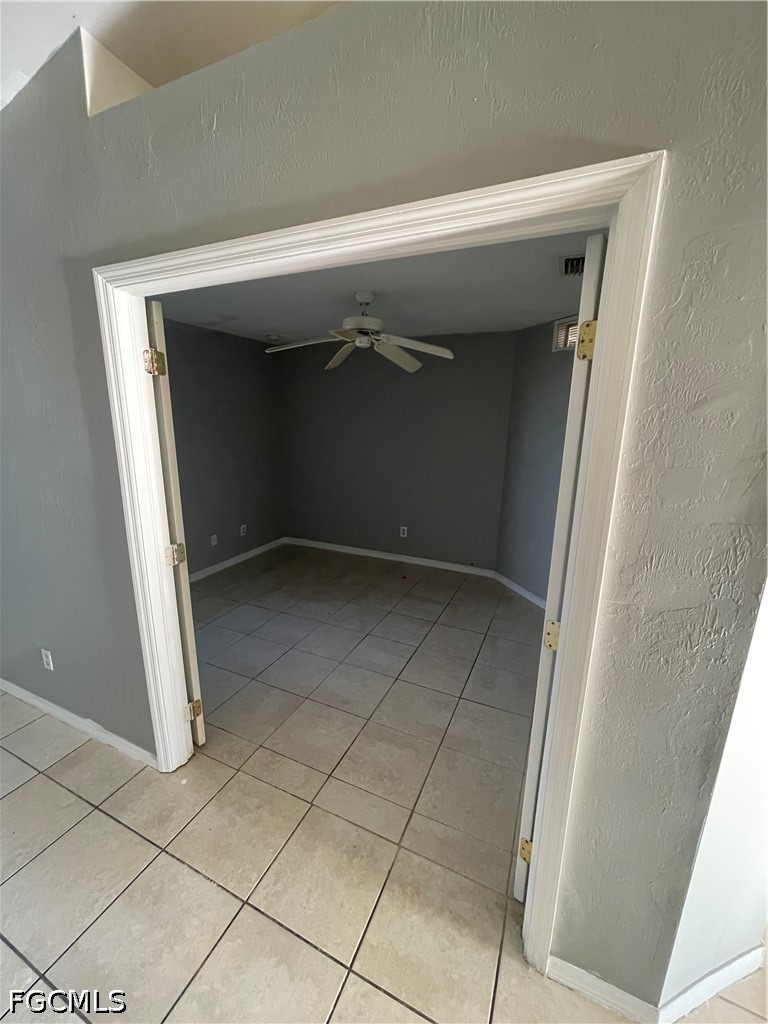 3 Bed SingleFamilyResidence for Sale in Cape Coral, photo 4