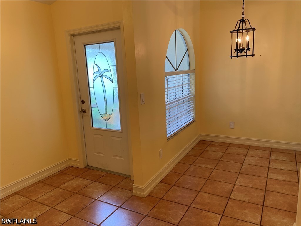 3 Bed Waterfront Home for Sale in Naples, photo 4