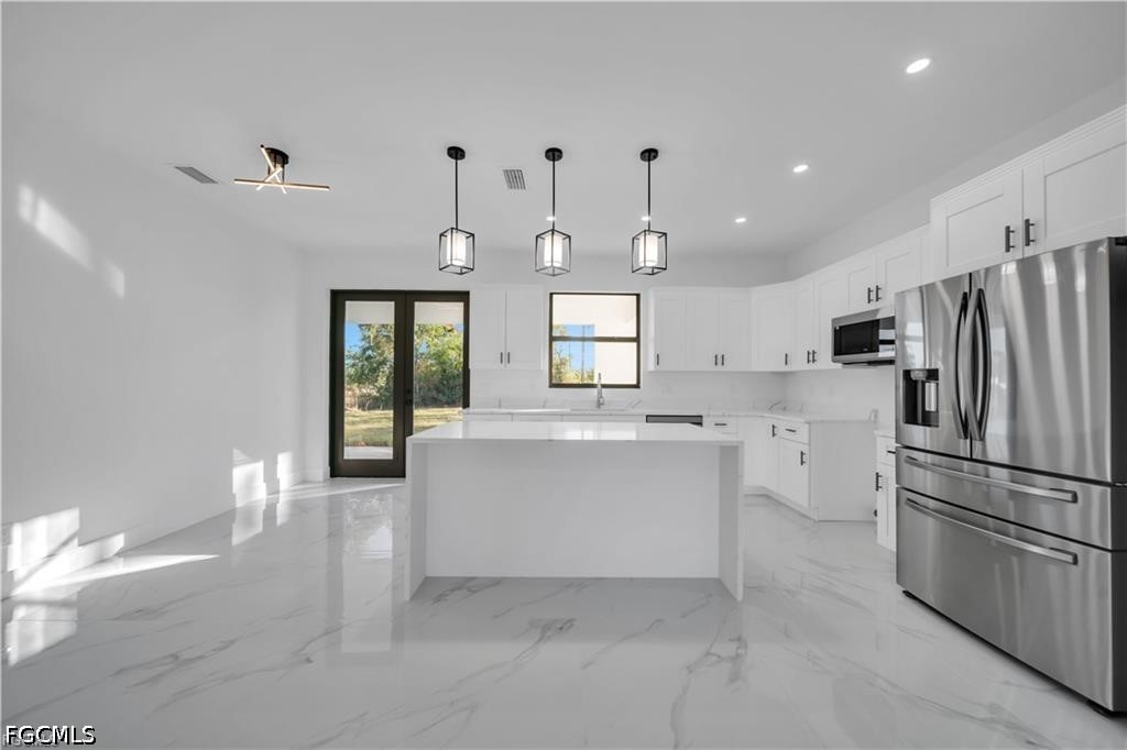 3 Bed SingleFamilyResidence for Sale in Lehigh Acres, photo 4