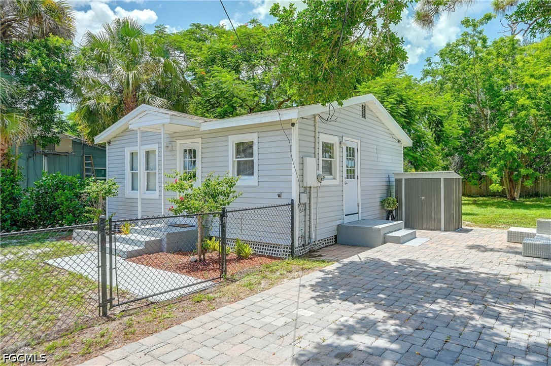 2 Bed SingleFamilyResidence for Sale in Heitmans, photo 4