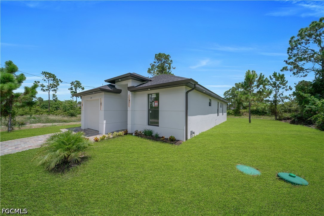 3 Bed SingleFamilyResidence for Sale in Lehigh Acres, photo 4