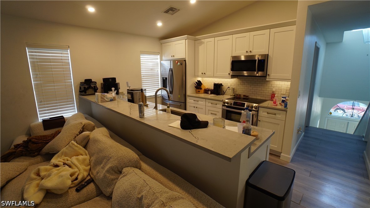3 Bed Pool Home for Sale in Gulf Harbor, photo 4