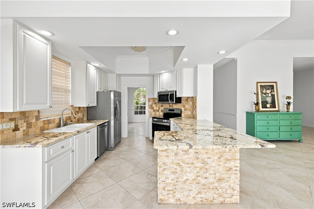 3 Bed Waterfront Home for Sale in Village Walk, photo 4