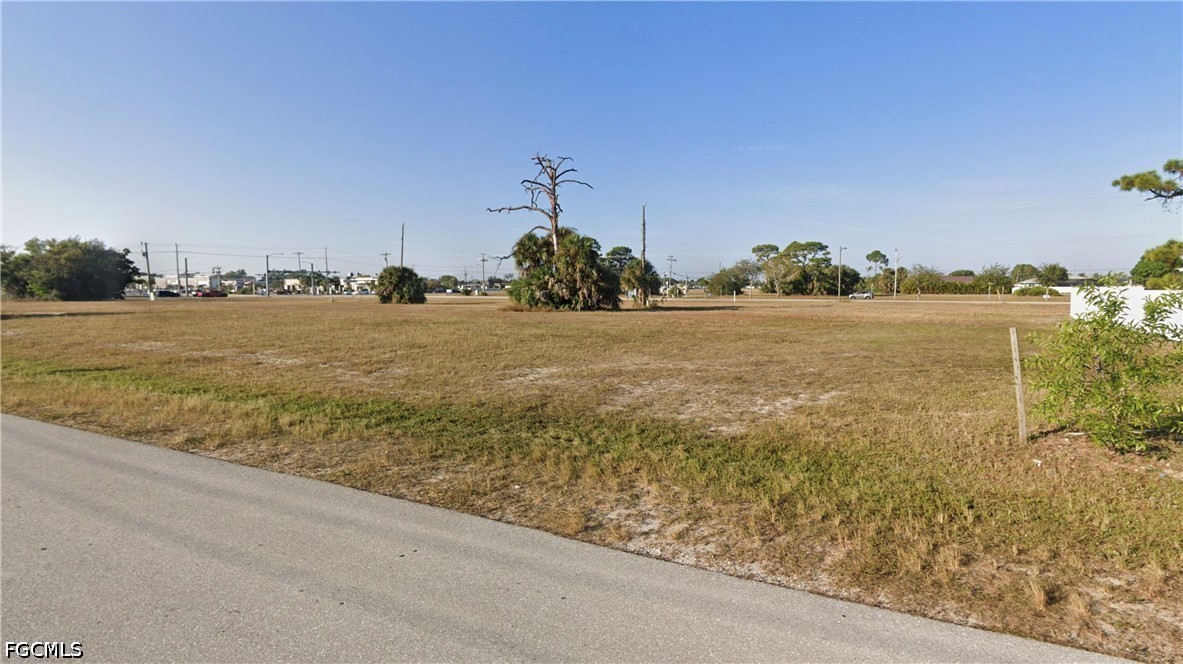 Commercial for Sale in Cape Coral, photo 4