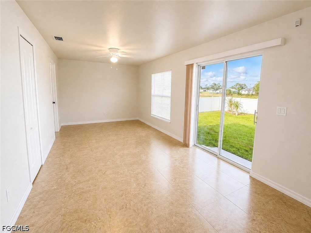 4 Bed SingleFamilyResidence for Sale in Lehigh Acres, photo 4