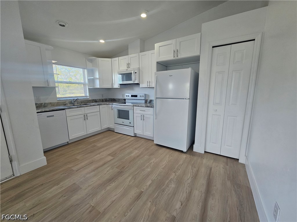 3 Bed Duplex for Sale in Fort Myers, photo 4