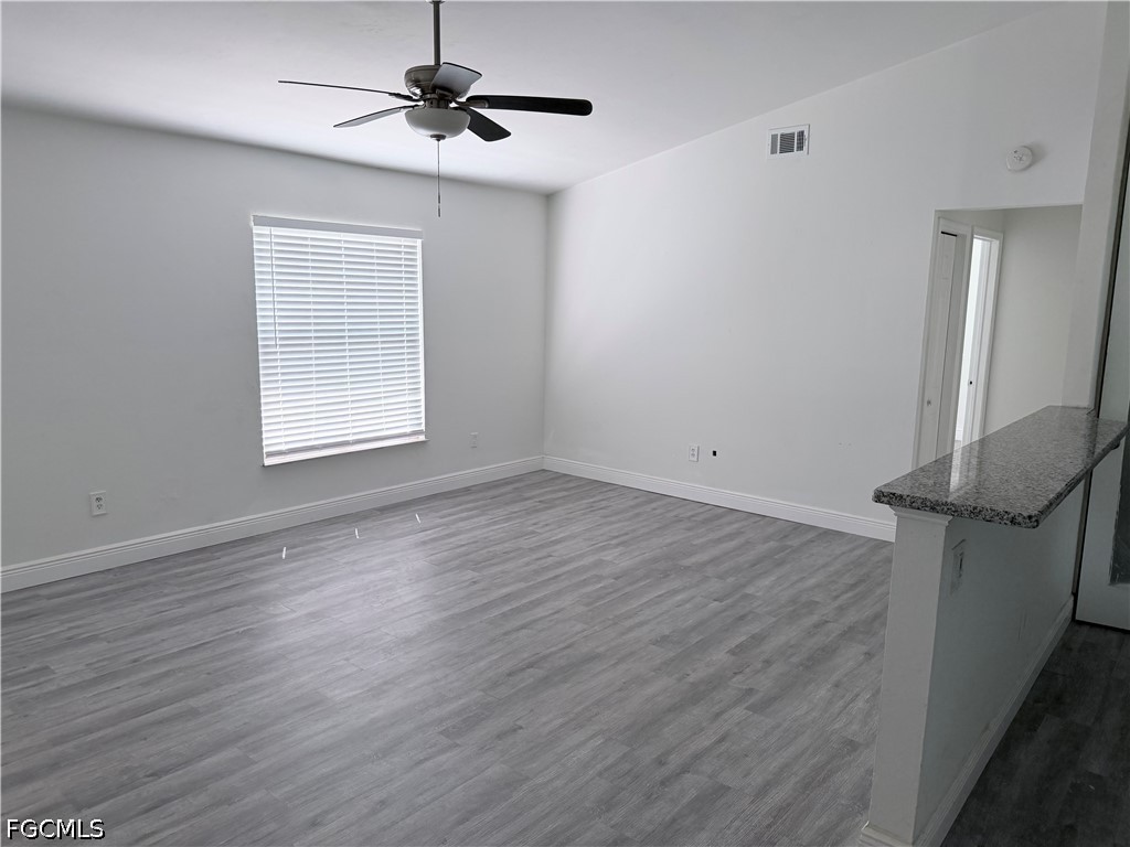 3 Bed SingleFamilyResidence for Sale in Cape Coral, photo 4