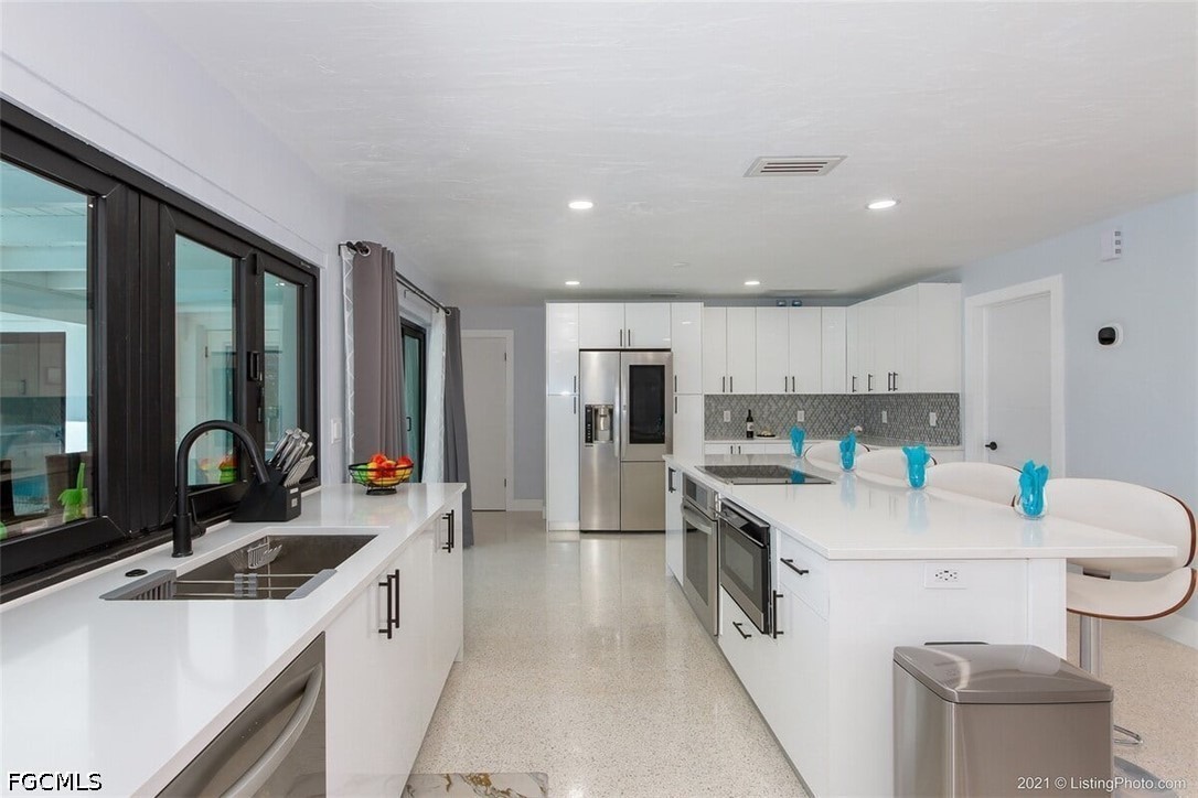 2 Bed Pool Home for Sale in Cape Coral, photo 4