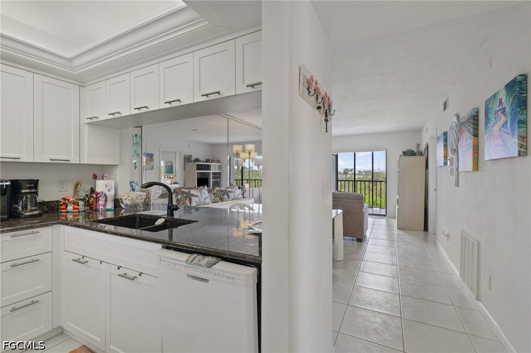 2 Bed Waterfront Home for Sale in Admirals Bay, photo 4
