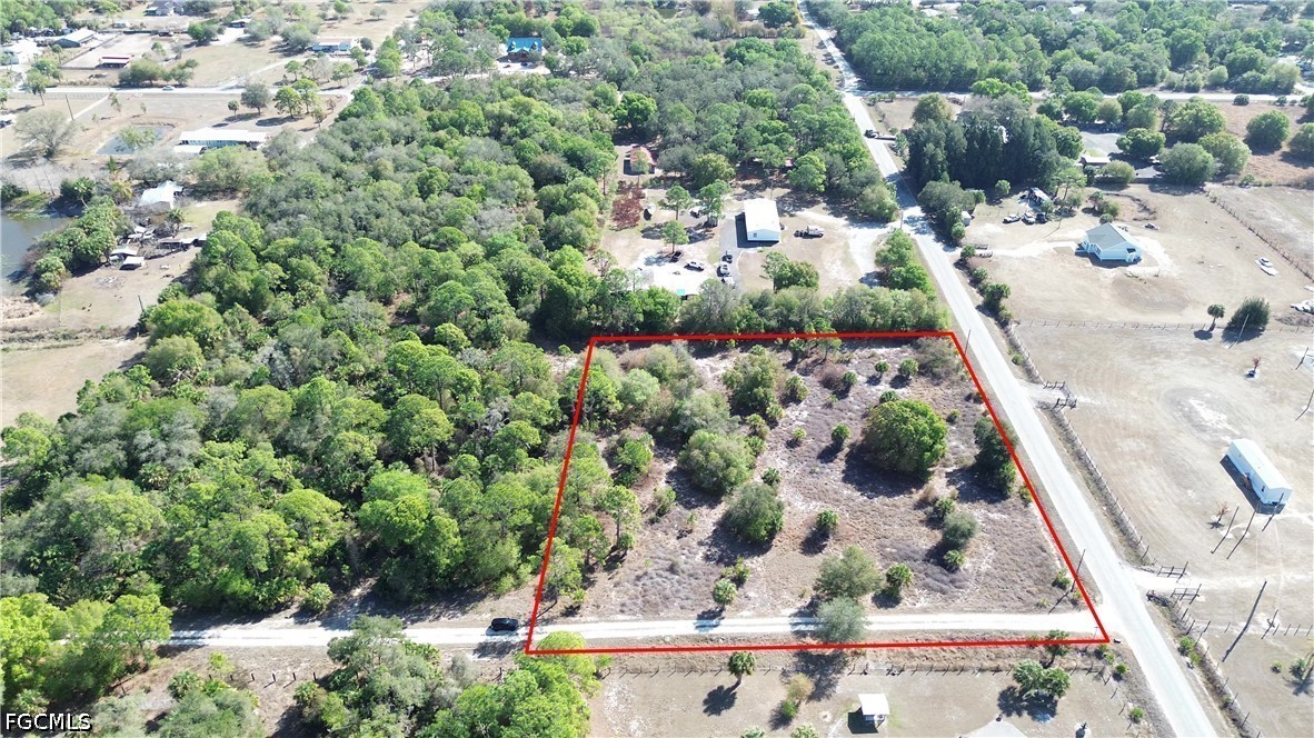 Residential for Sale in Pioneer Plantation, photo 4