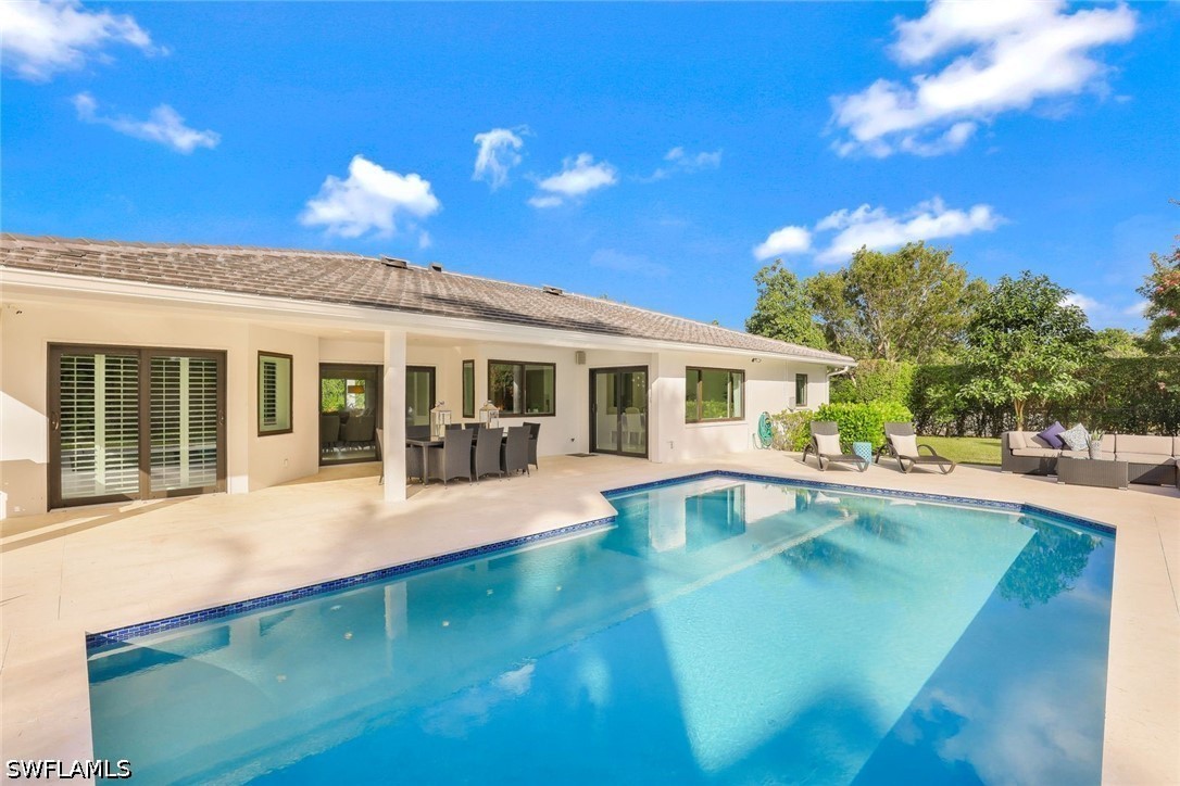 3 Bed Pool Home for Sale in Moorings, photo 4