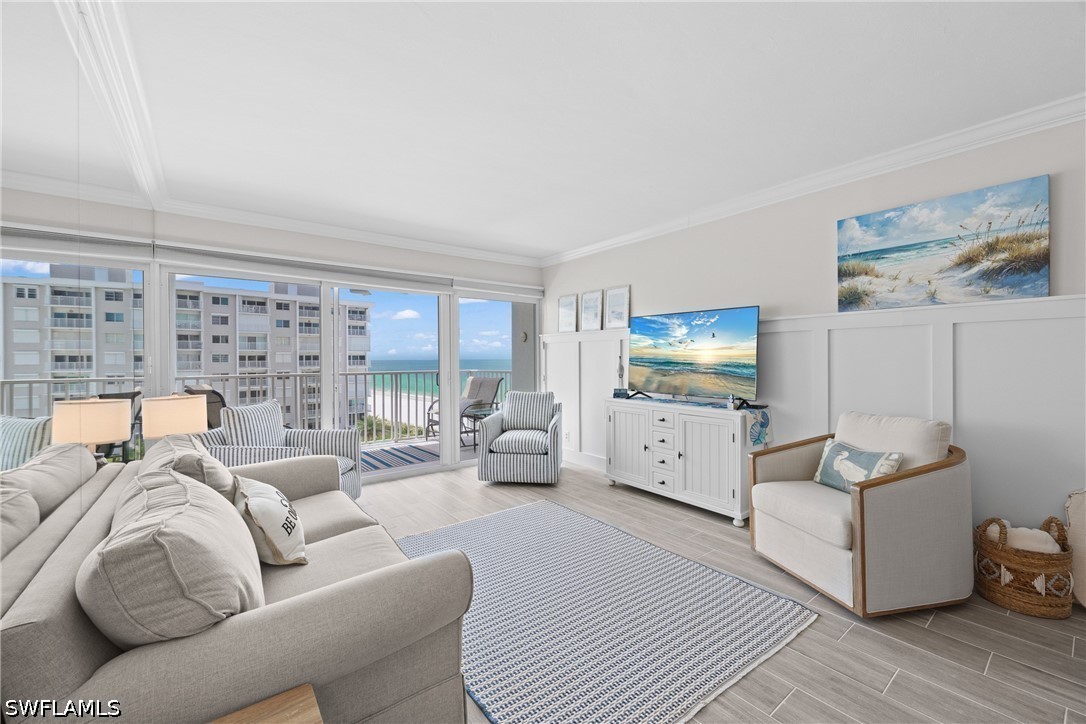 2 Bed Pool Home for Sale in Naples Continental, photo 4