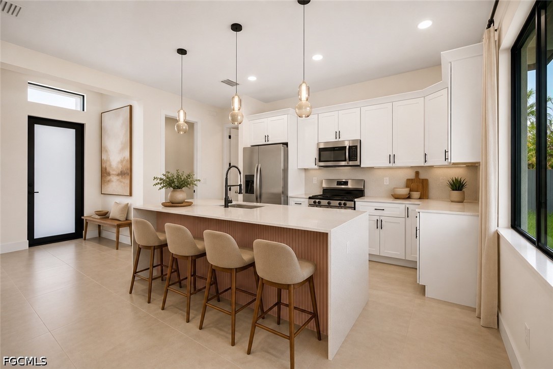 3 Bed SingleFamilyResidence for Sale in Cape Coral, photo 4