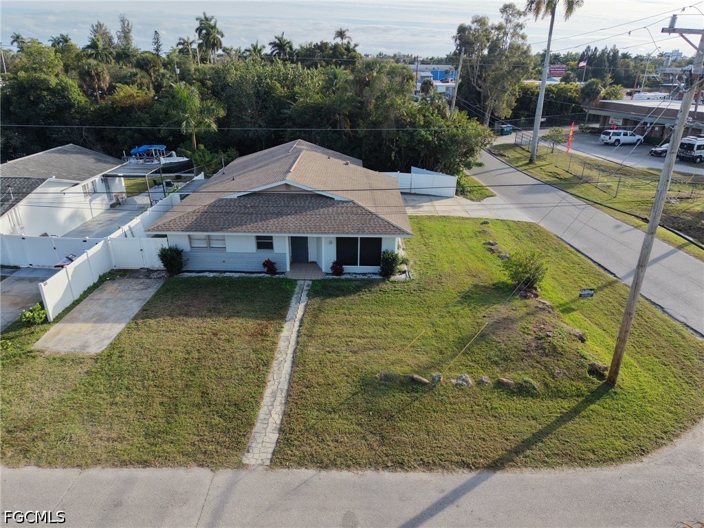 3 Bed Waterfront Home for Sale in Holeusa Estates, photo 4