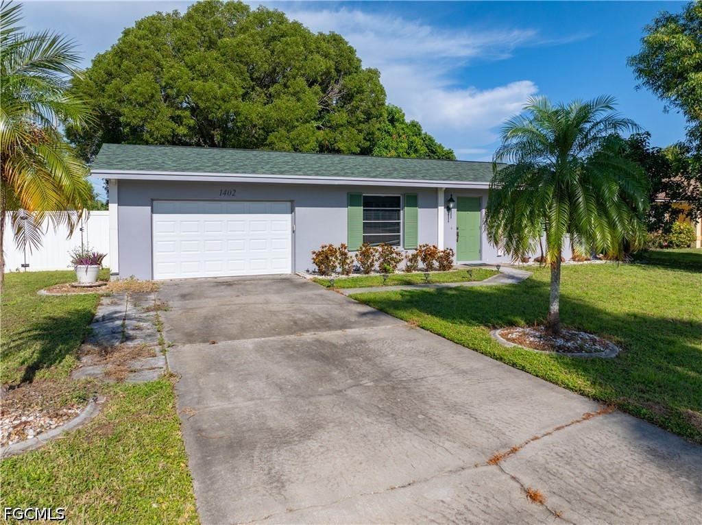 2 Bed SingleFamilyResidence for Sale in Cape Coral, photo 4