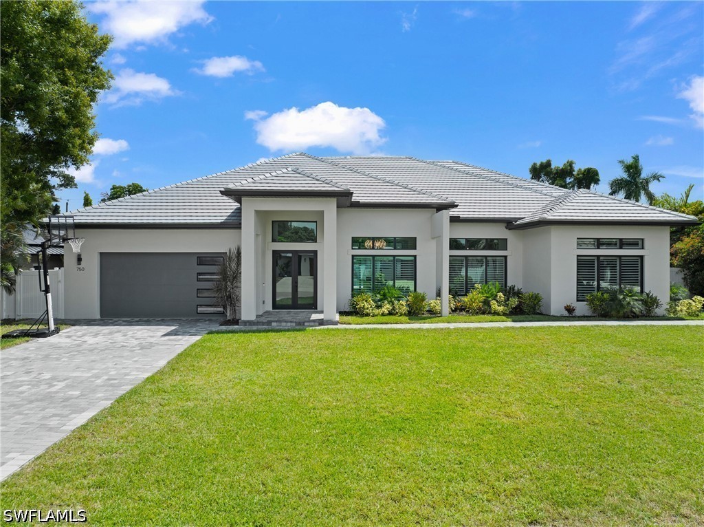 5 Bed Pool Home for Sale in Naples Park, photo 4