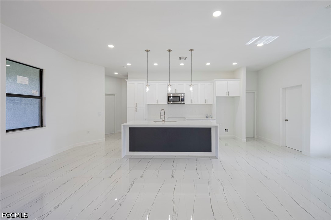 3 Bed SingleFamilyResidence for Sale in Lehigh Acres, photo 4
