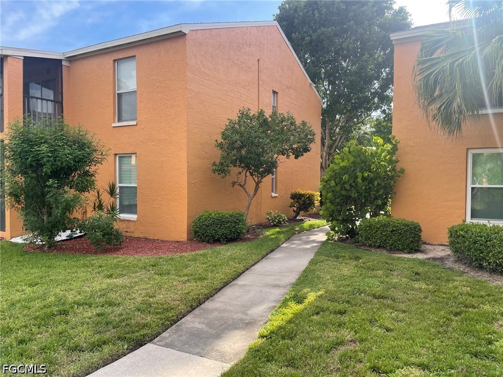 2 Bed Condominium for Sale in Fort Myers, photo 4