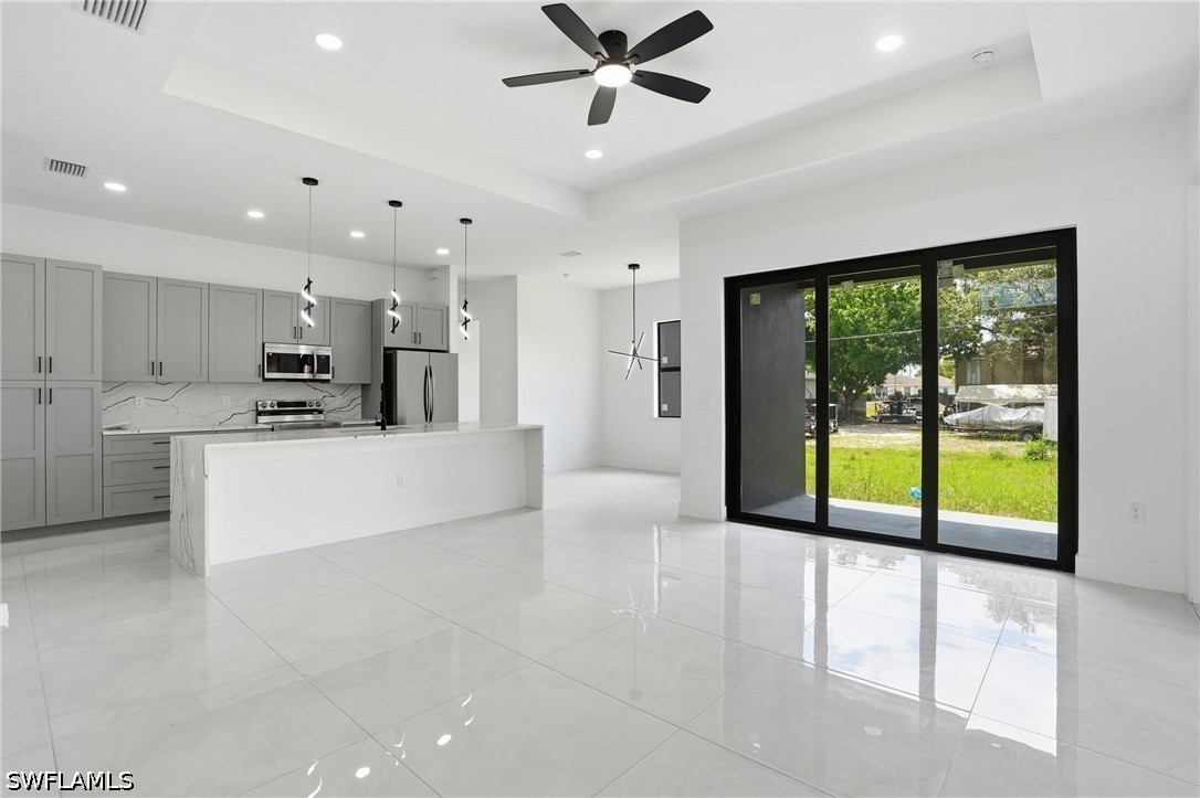 3 Bed SingleFamilyResidence for Sale in Lehigh Acres, photo 4