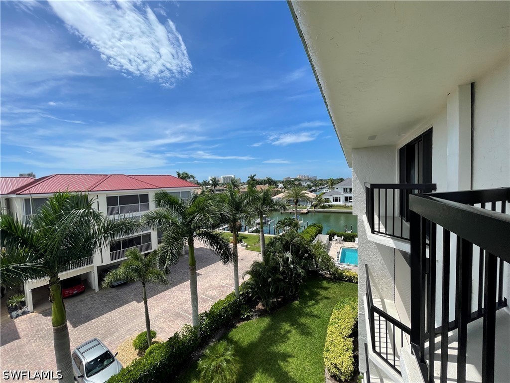 2 Bed Waterfront Home for Sale in Marco Island, photo 4